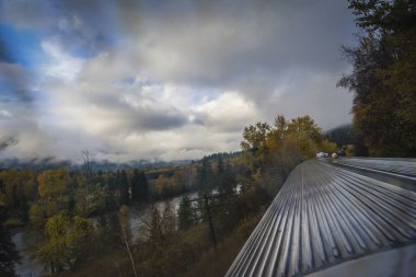 Kanada'da sonbahar Tren