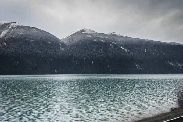 Göl Kanada Rocky Dağları