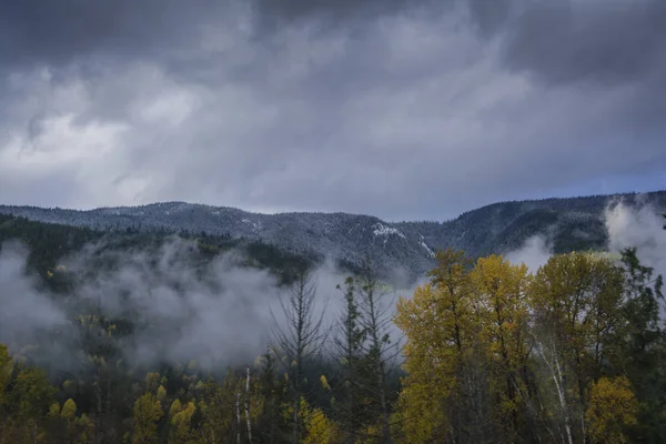 Clouds Rising Mountains — Stock Photo, Image