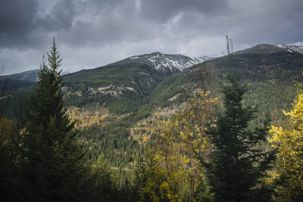 Kanada Rocky Dağları renkli ışıklı güneş sonbahar