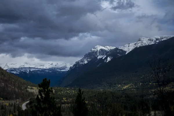 Snow Covered Mountain Ridge Rocky Mountains Canada — Stock Photo, Image
