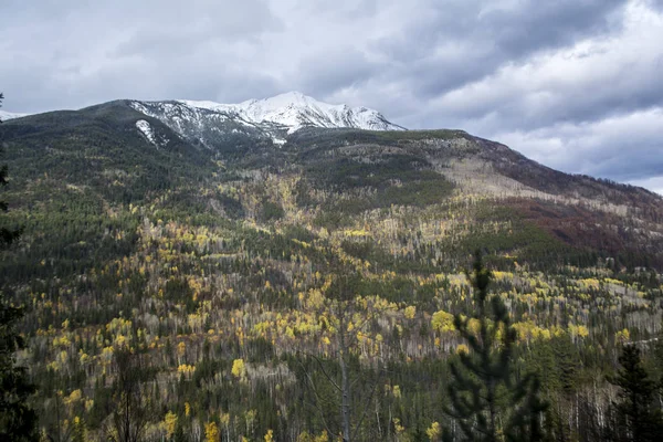 Snow Covered Peak Rocky Mountains — Stock Photo, Image