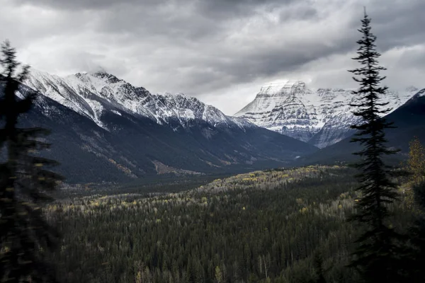 Rocky Dağları'nin kar kaplı