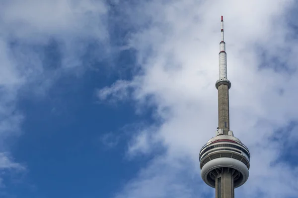 Toronto kuleye yakın çekim