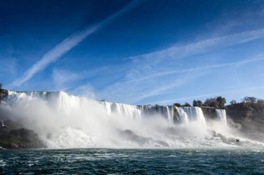 Niagara falls şelaleler göz - sisin içinde seyahat.
