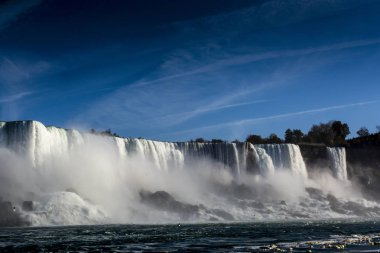 Niagara falls şelaleler göz - sisin içinde seyahat.