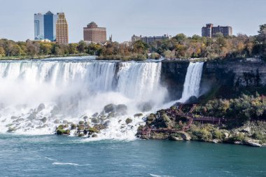 Niagara falls şelaleler göz - sisin içinde seyahat.