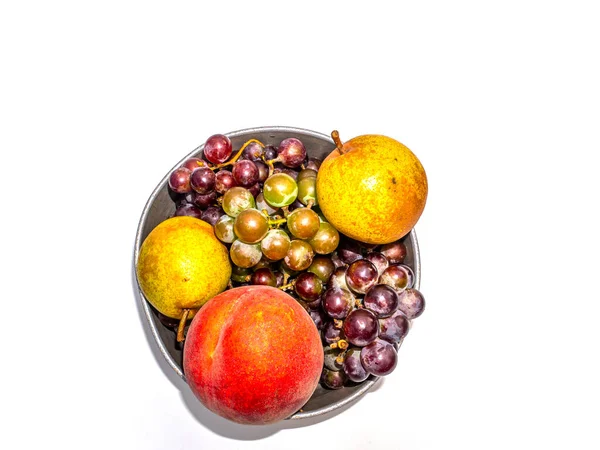Συγκομιδή Φρούτων Ροδάκινου Αχλάδι Και Σταφύλια Λευκό Φόντο Κόκκινο Ροδάκινο — Φωτογραφία Αρχείου