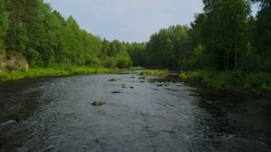 Orman nehre Karelya, Rusya Federasyonu Hava kaydırarak