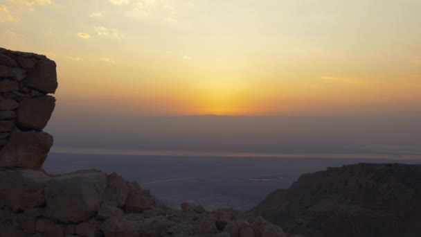 Salida del sol desde la cima de la fortaleza de Masada — Vídeo de stock