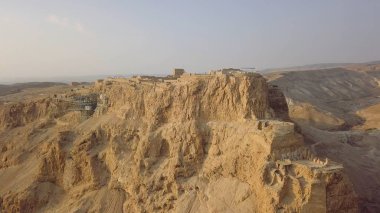 Masada açık görünümden dron füniküler istasyonu ile