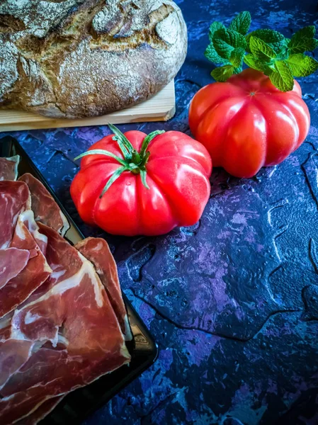 Ham Tomato Bread Herbs Composition Dark Background Rough Texture — Stockfoto