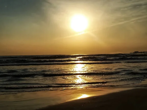 Plage Sable Brun Fin Baignée Par Les Eaux Mer Méditerranée — Photo