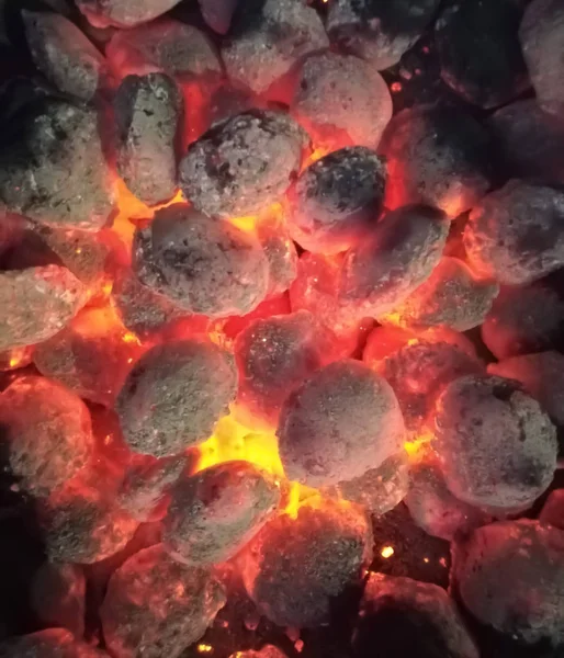 Carvão Incandescente Tons Avermelhados Alaranjados Amarelos — Fotografia de Stock