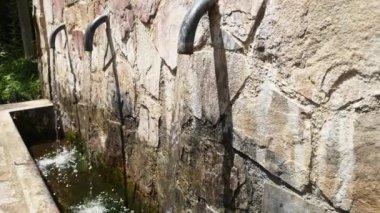 Montanejos çok berrak su ile Kırsal çeşme