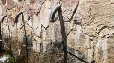 Montanejos çok berrak su ile Kırsal çeşme