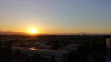Panoramic view of the city to the mountain