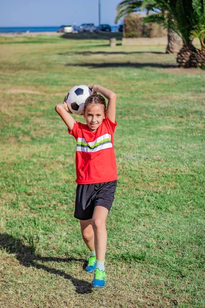 Niña jugando — Foto de Stock