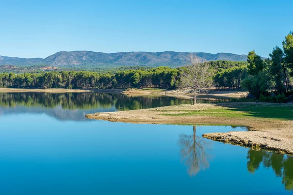 Reservoir Landscape Nice Reflections Forest Water Day Blue Sky Nature — Stock Photo, Image