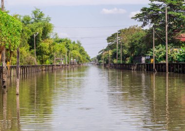 Khlong Saen Saep manzara görünümü, Bangkok insanlar için ana kanal bir ekspres tekne hizmeti ile toplu taşıma için kullanılır.