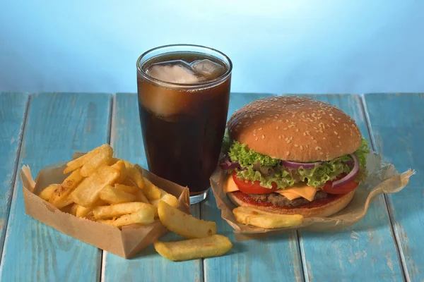 Hamburger Con Chips Fast Food — Foto Stock