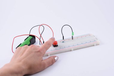 Yeni başlayanlar için ekmek tahtası elektriği