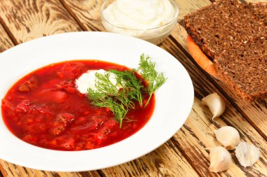 pancar borsch ile rus kırmızı çorbası