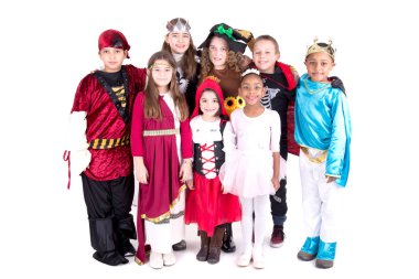 sadece Cadılar Bayramı'nda beyaz izole poz çocuklar