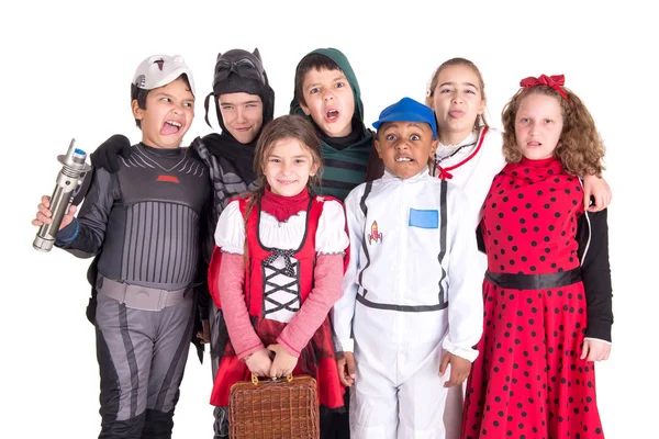 Kleine Kinderen Gekleed Voor Halloween Poseren — Stockfoto