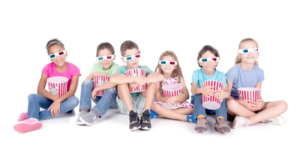 Kleine Kinderen Kijken Films Met Bril — Stockfoto