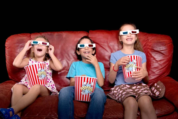 Kleine Kinder Sehen Filme Mit Brille — Stockfoto