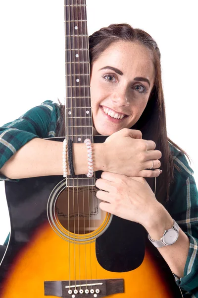 Hermosa Joven Jugando Guitarra Posando Aislado Blanco — Foto de Stock