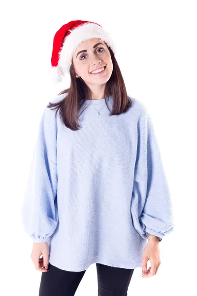 Schönes Junges Mädchen Mit Weihnachtsmütze Posiert — Stockfoto