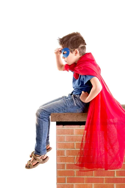 Маленький Хлопчик Прикидається Супергероєм — стокове фото