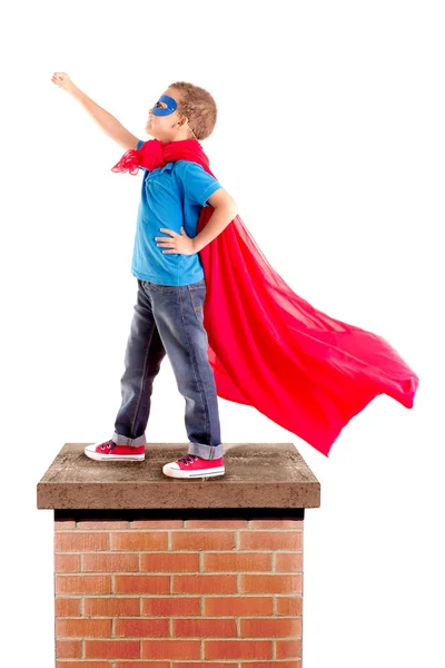 Malý Chlapec Předstírá Superhrdina Izolovaných Bílém Pozadí — Stock fotografie
