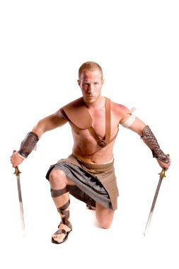 Beyaz arka planda izole güçlü gladyatör