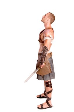 Beyaz arka planda izole güçlü gladyatör