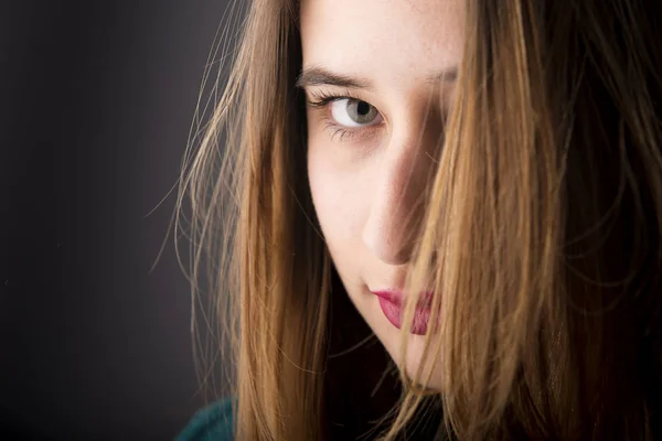 Beautiful Young Girls Posing — Stock Photo, Image