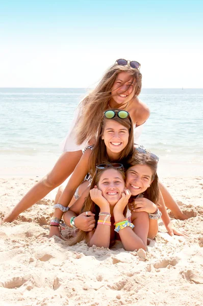 Amigos Adolescentes Playa — Foto de Stock
