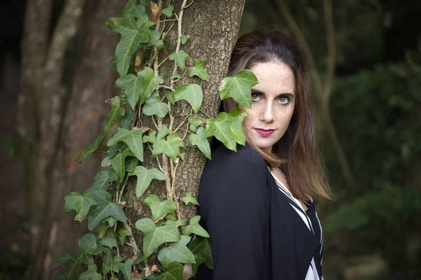 Beautiful Young Girl Posing Forest — Stock Photo, Image