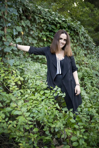 Beautiful Young Girl Posing Forest Daytime — Stock Photo, Image