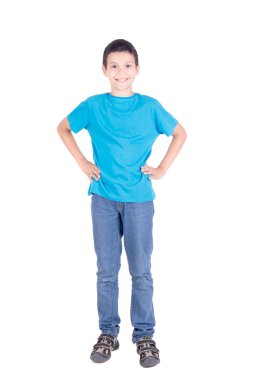 Neşeli küçük çocuk beyaz arka plan izole