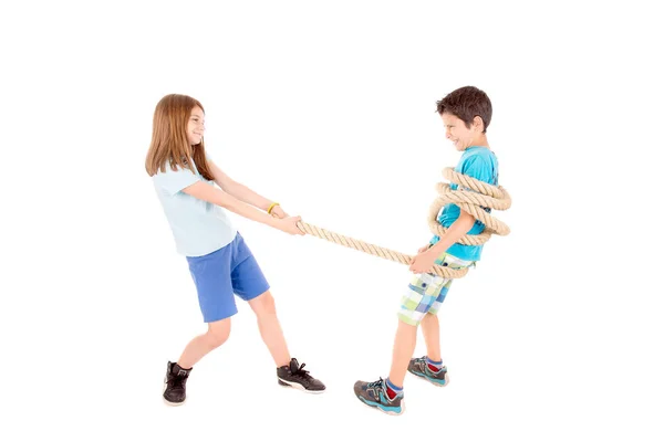Bambini Piccoli Che Giocano Con Corda Sfondo Bianco — Foto Stock
