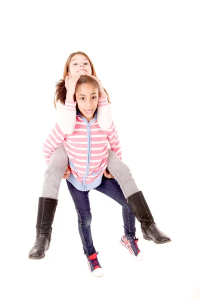 Kleine Mädchen Haben Spaß Auf Weißem Hintergrund — Stockfoto