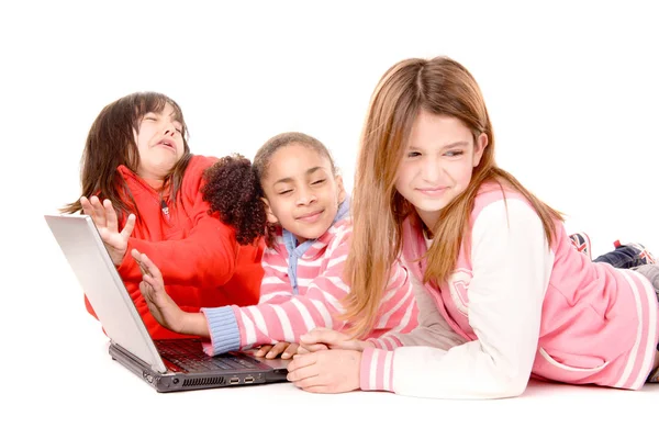 Meninas Com Laptop Isolado Fundo Branco — Fotografia de Stock