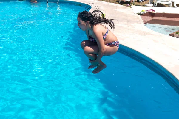 Bonito Menina Feliz Posando — Fotografia de Stock