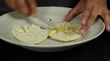 dolgu arepa geleneksel gıda venezuelan margarin ve peynir ile