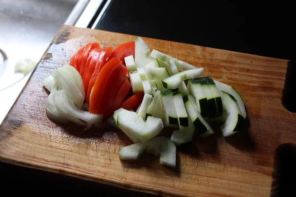 Sliced Tomatoes Cucumbers Cutting Board — Stock Photo, Image