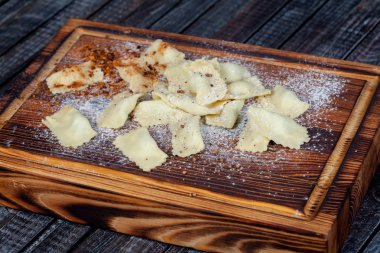 Samsa. Et yemek orta halkları ve Orta Asya, hamur, et ve soğan, Nauryz veya acentelerin tatil için hem de Ramazan kutsal ay ve Uraz AIT ve Kurban Bayran tatil sırasında uygun. kullanım için tatil tasarım.