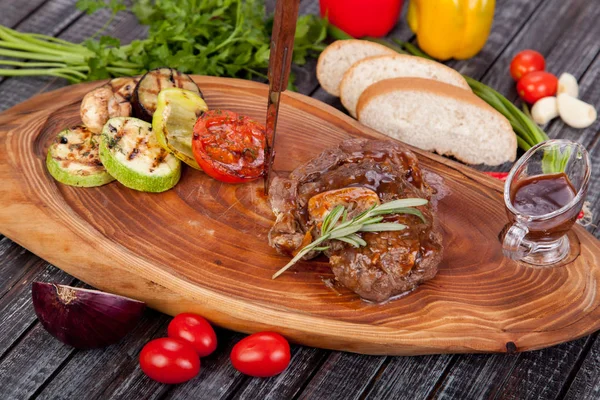 Saftige Und Appetitliche Steak Tamogawok Von Pferdefleisch Auf Dem Tisch — Stockfoto